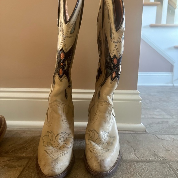 Miss Capezio Boots they have been worn. They are very comfortable. - Picture 2 of 3